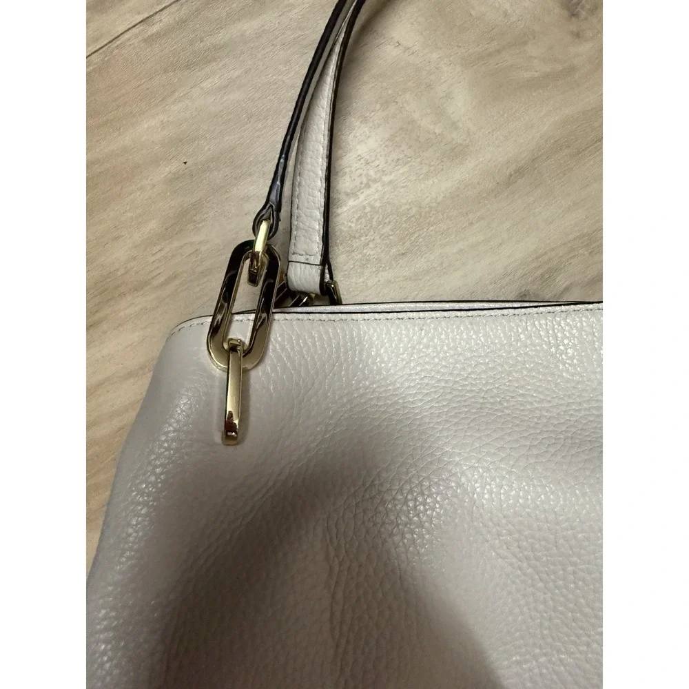 Michael Kors White Pebbled Shoulder Bag Gold Hardware Zip/Magnetic Double Handle